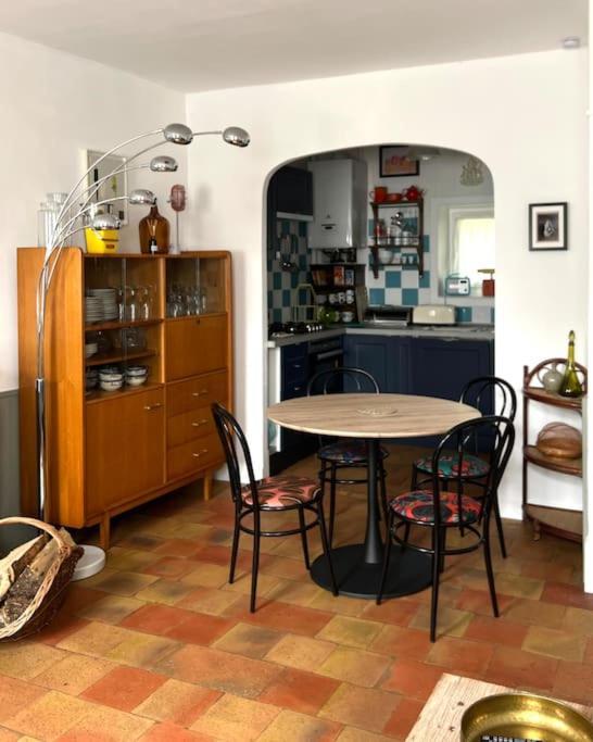 Charmante Maisonette A Arconnay Екстериор снимка